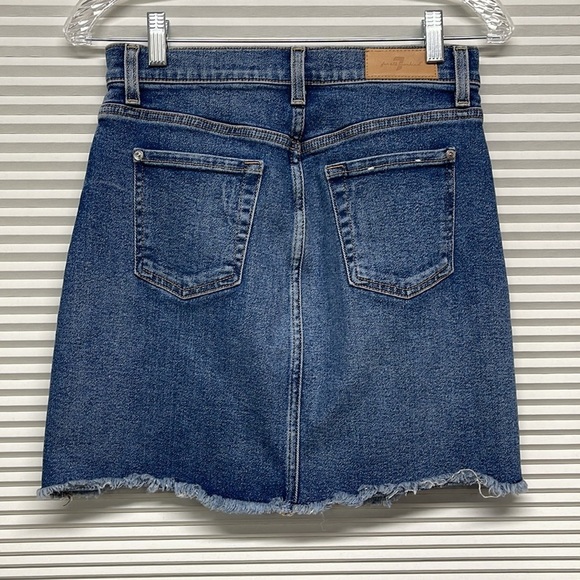 7 For All Mankind Luxe Vintage Fray Jean Mini Skirt Size 26 - Picture 4 of 10
